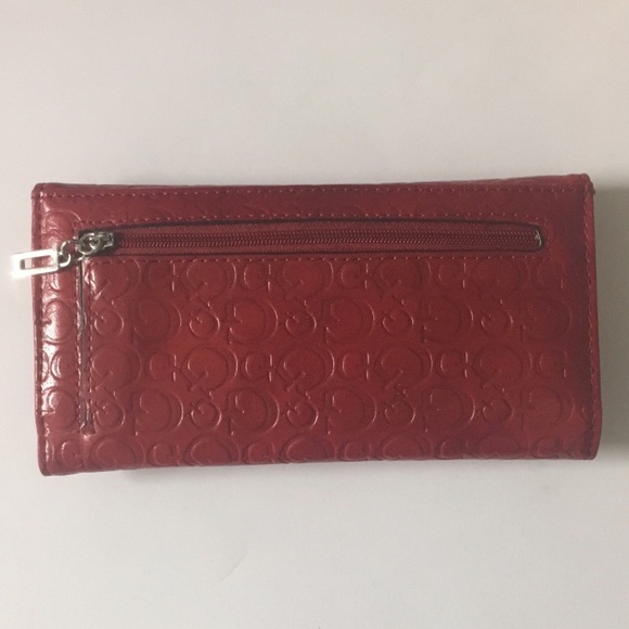 Red Guess Wallet - Picture 2 of 7
