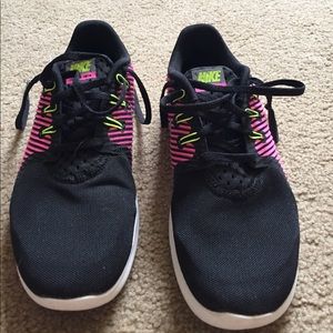 Nike Free Girls 7 (women's 8/8.5)