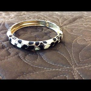 Beautiful Black and White Stone Bracelet