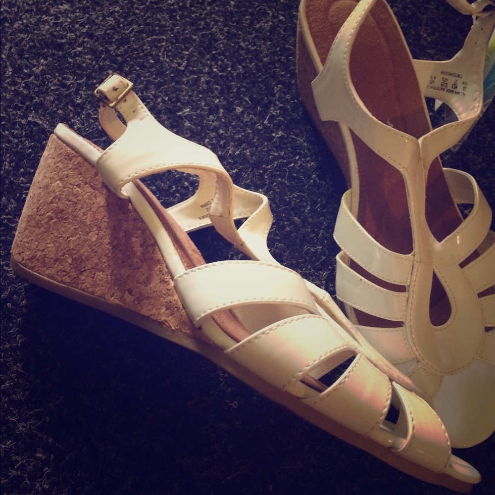 Sandals size 10W