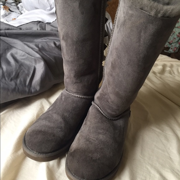 Ugg Boots - Picture 2 of 2