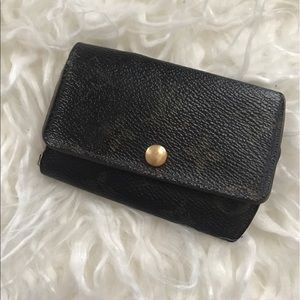 Louis Vuitton 6 key holder