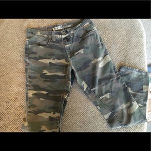 Free World boys camo skinny jeans