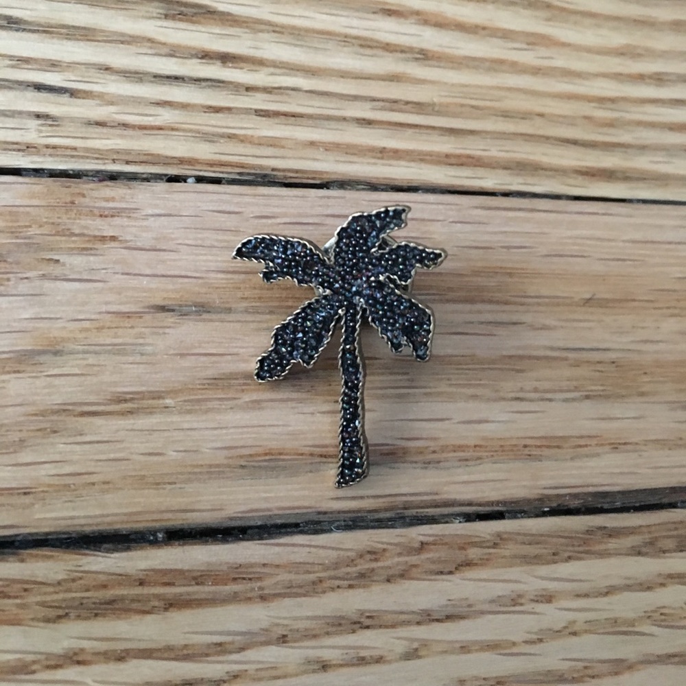 Marc Jacobs small palm tree pinback
