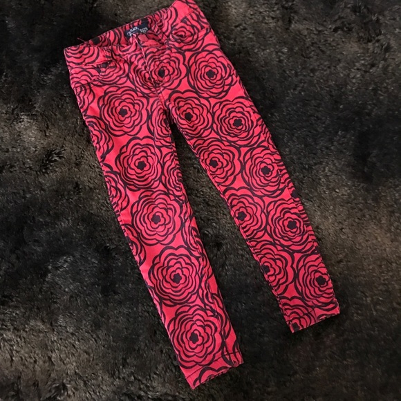 Outfit - Kitten & Puppy + Red Floral Jeans - Picture 2 of 6