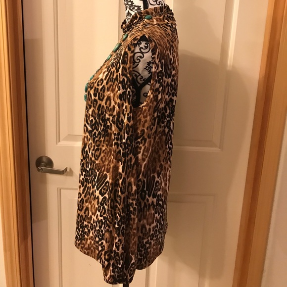 EUC Sexy Knit Leopard Print Top🔥 - Picture 2 of 6