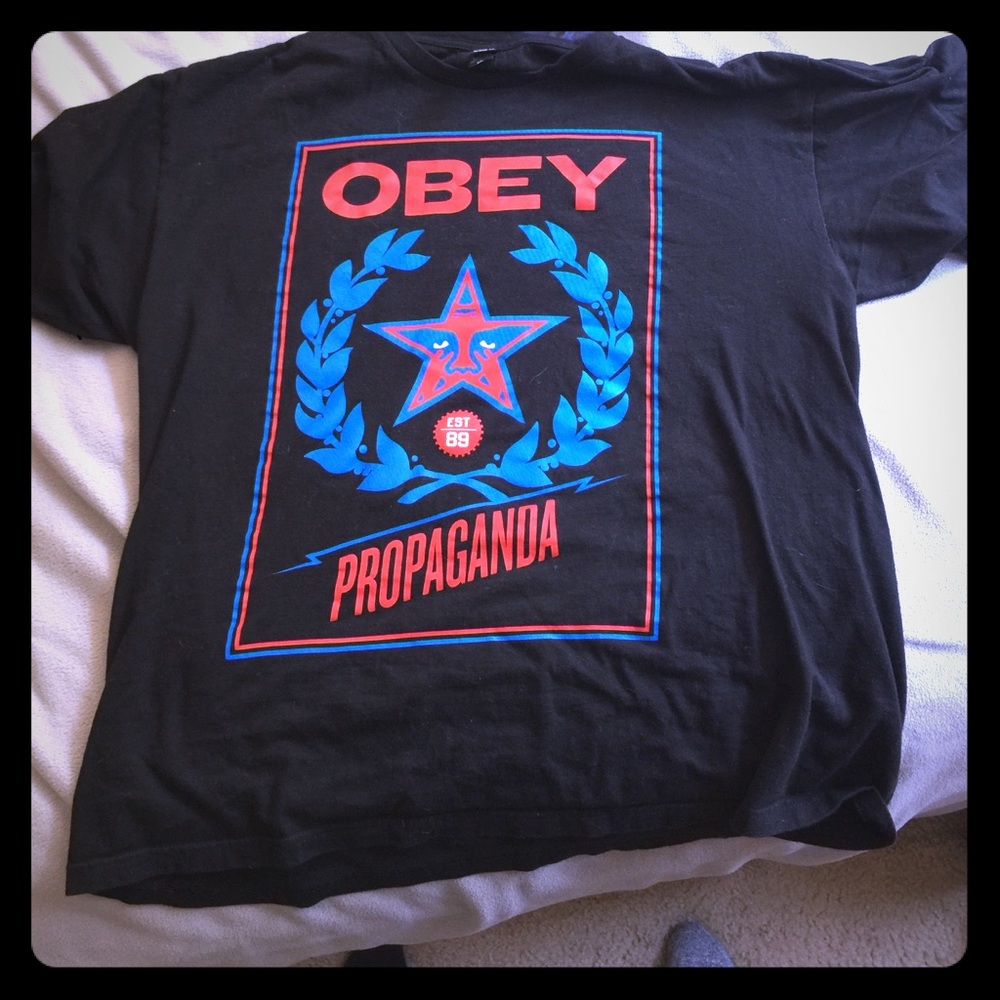 XL OBEY shirt