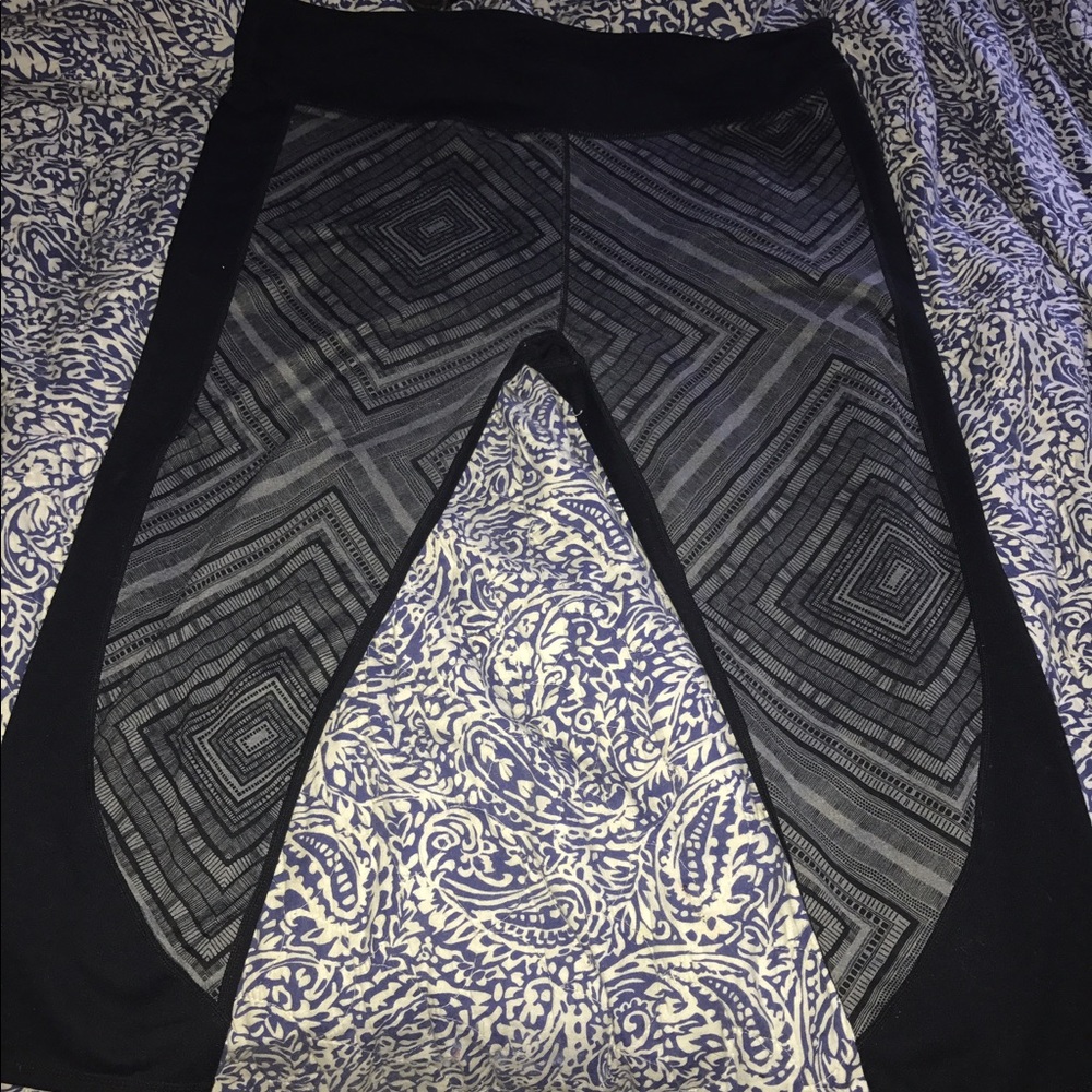 Fabletics  Capri Workout pants