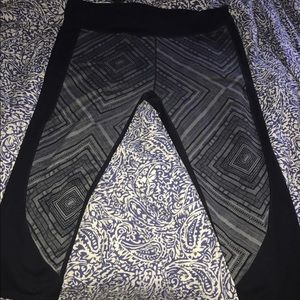 Fabletics  Capri Workout pants