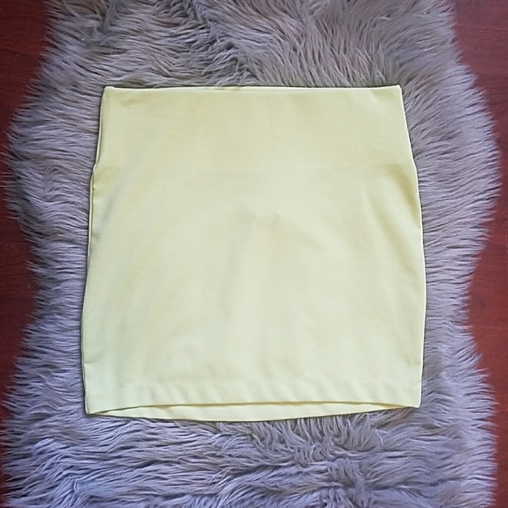 BCBGeneration Size Med NWT Mini Skirt