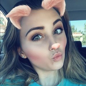 Meet your Posher, Cami