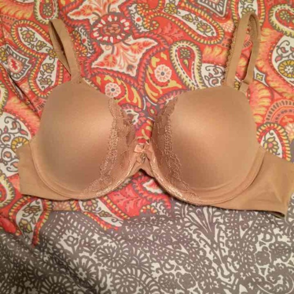 LIKE NEW Body by Victoria Perfect Shape bra!