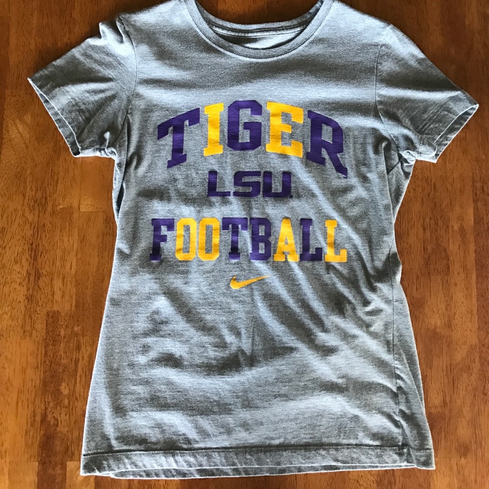 NIKE LSU shirt