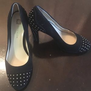 EUC studded black suede Anne Klein 8 heel