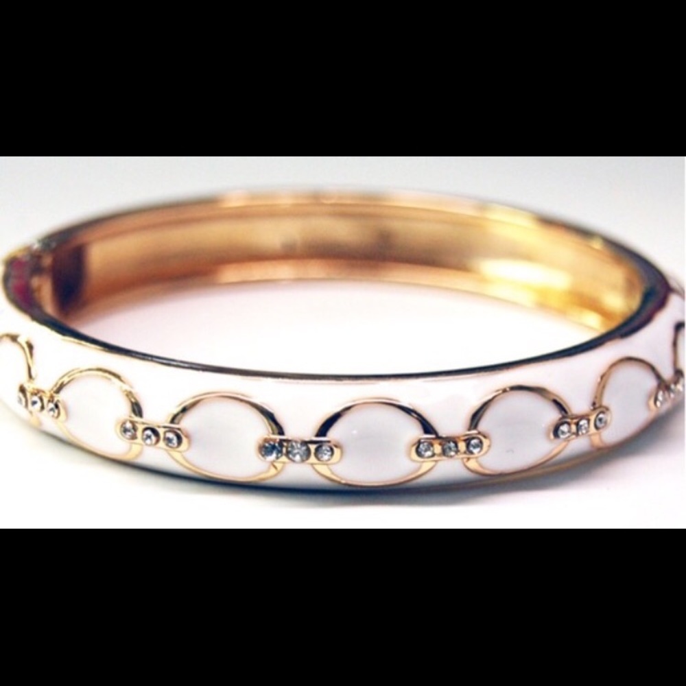 Bangle bracelet