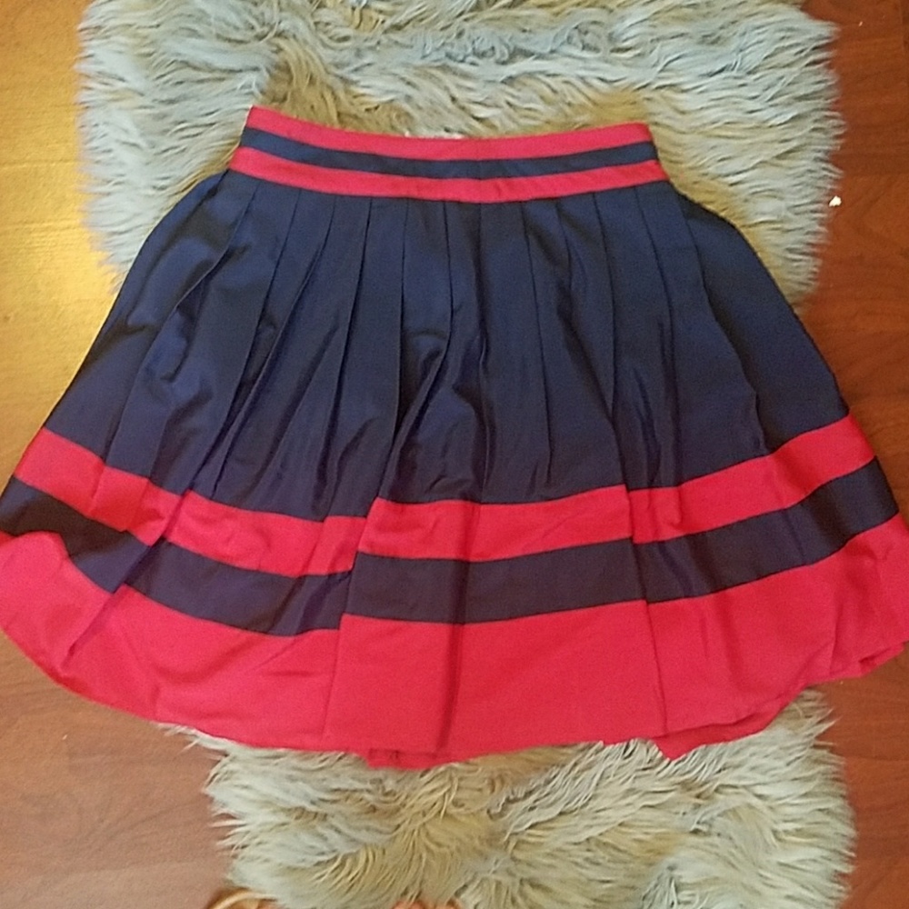 Tommy Hilfiger Size 2 Skater Skirt