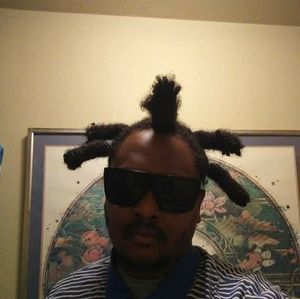 Meet your Posher, Eric