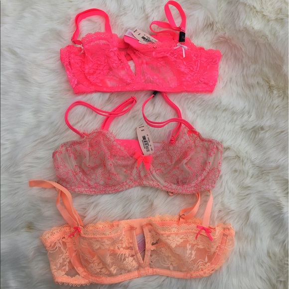 FINAL PRICE! NWT 3 bundle Victoria's Secret bras - Picture 1 of 4