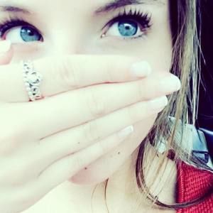 Meet your Posher, Courtney