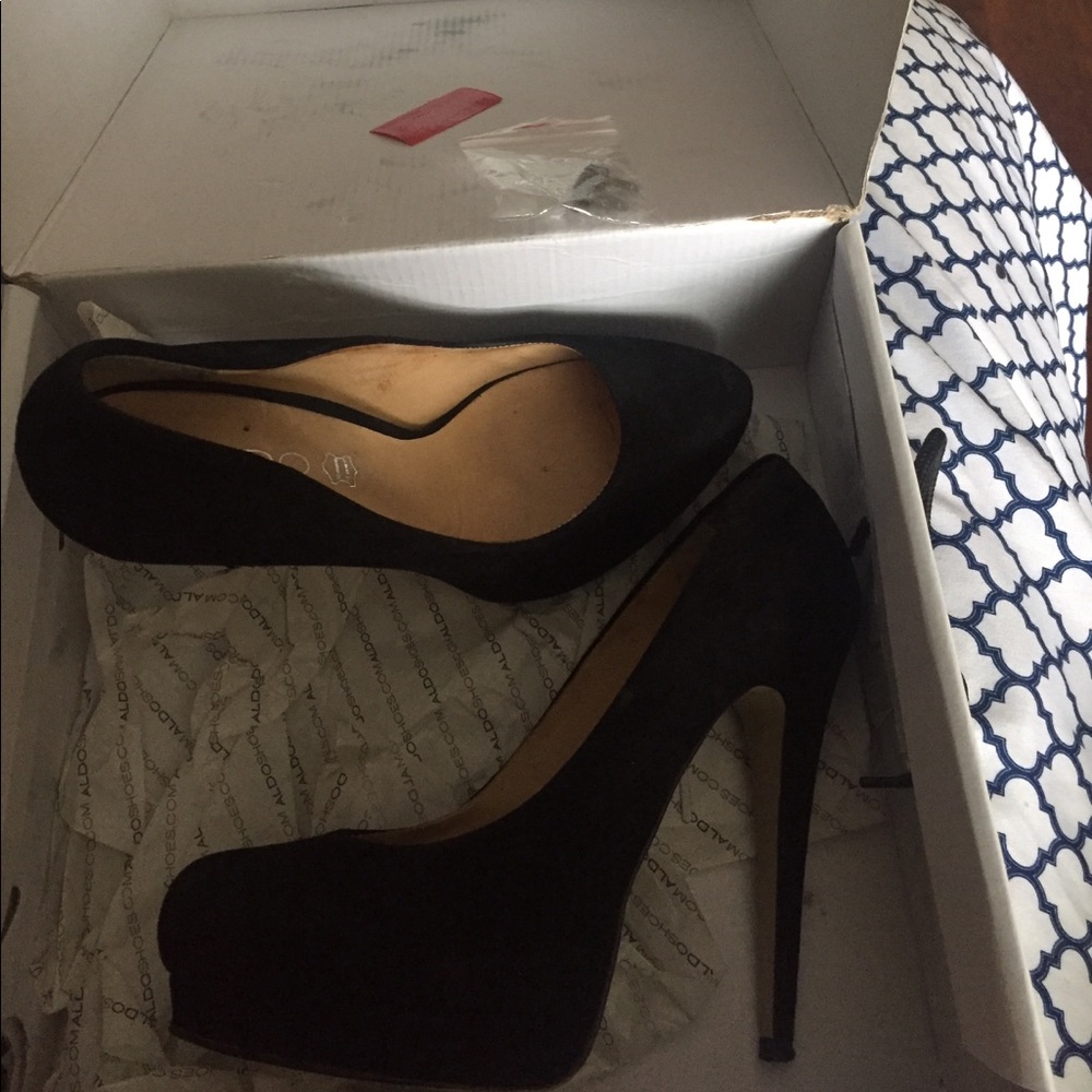 Pumps - Picture 2 of 5