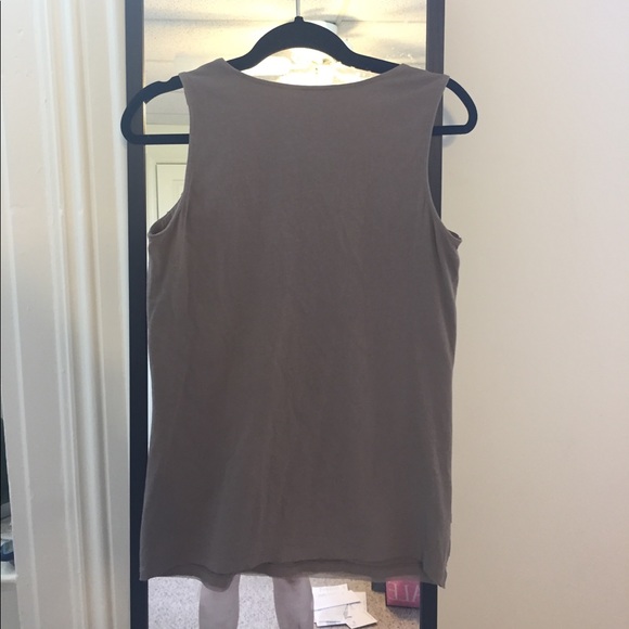 Layered front top - Picture 2 of 2