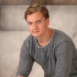 Meet your Posher, Max