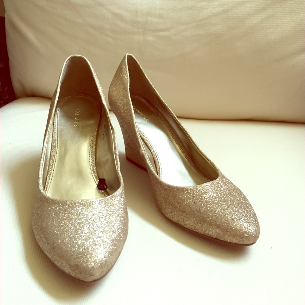 Express wedges sparkly