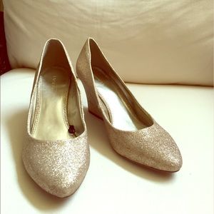 Express wedges sparkly
