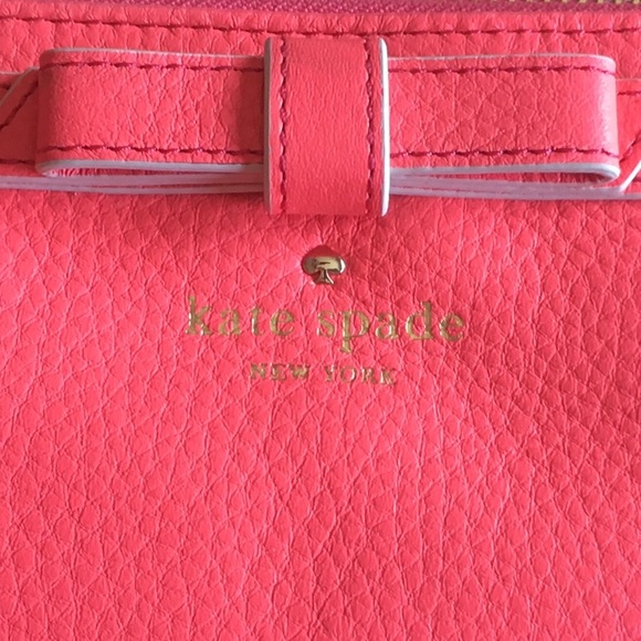 Kate Spade Cobble Hill Bow Lacey Geranium Wallet - Picture 2 of 8