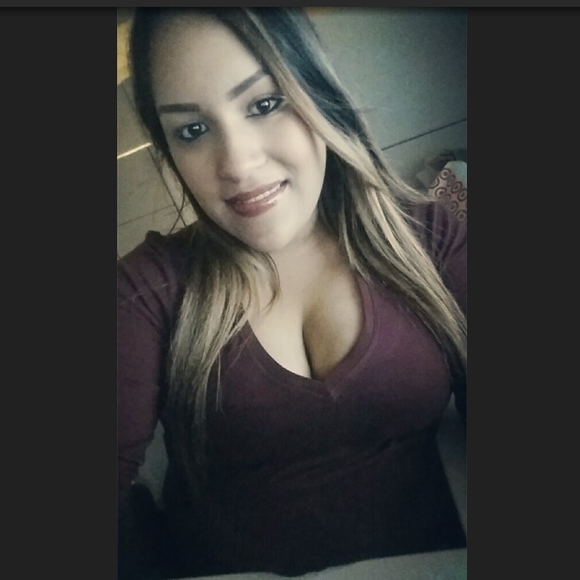 Meet your Posher, Karina - Picture 1 of 1