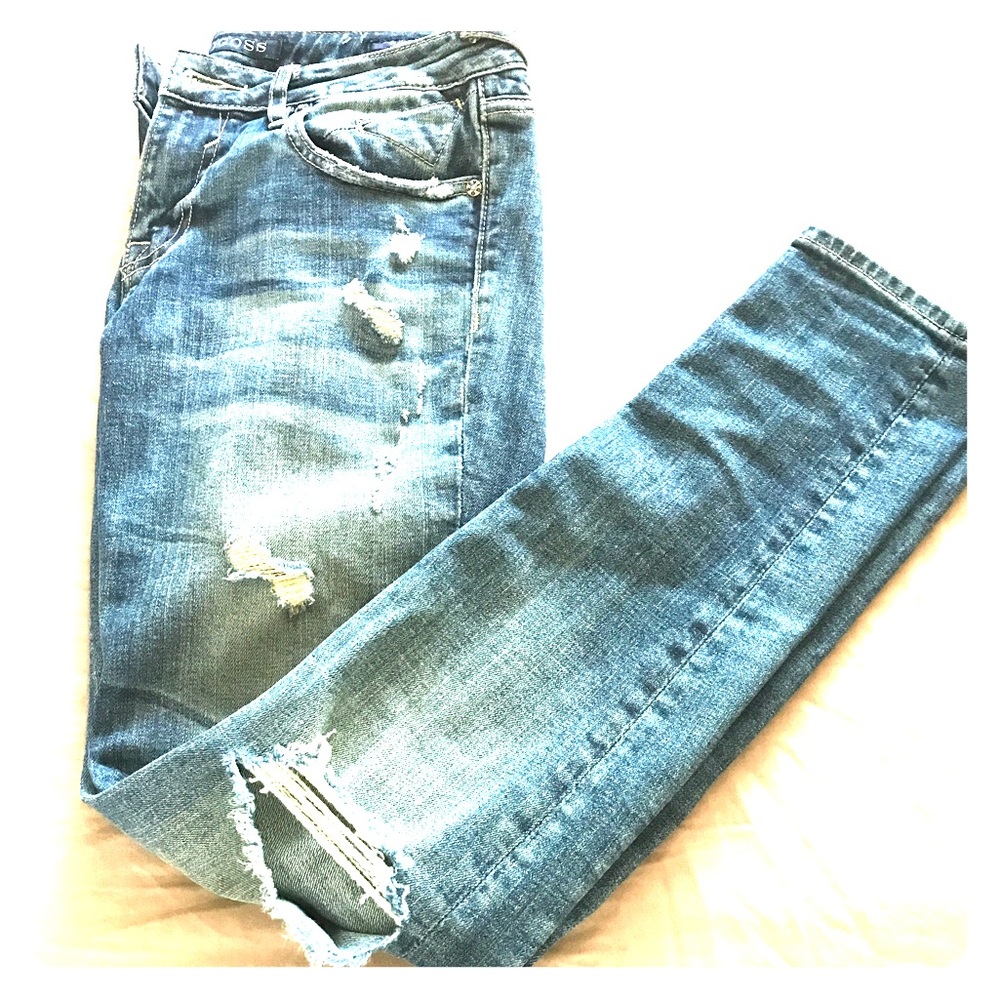 Vigoss distressed jeans. Thompson tomboy style