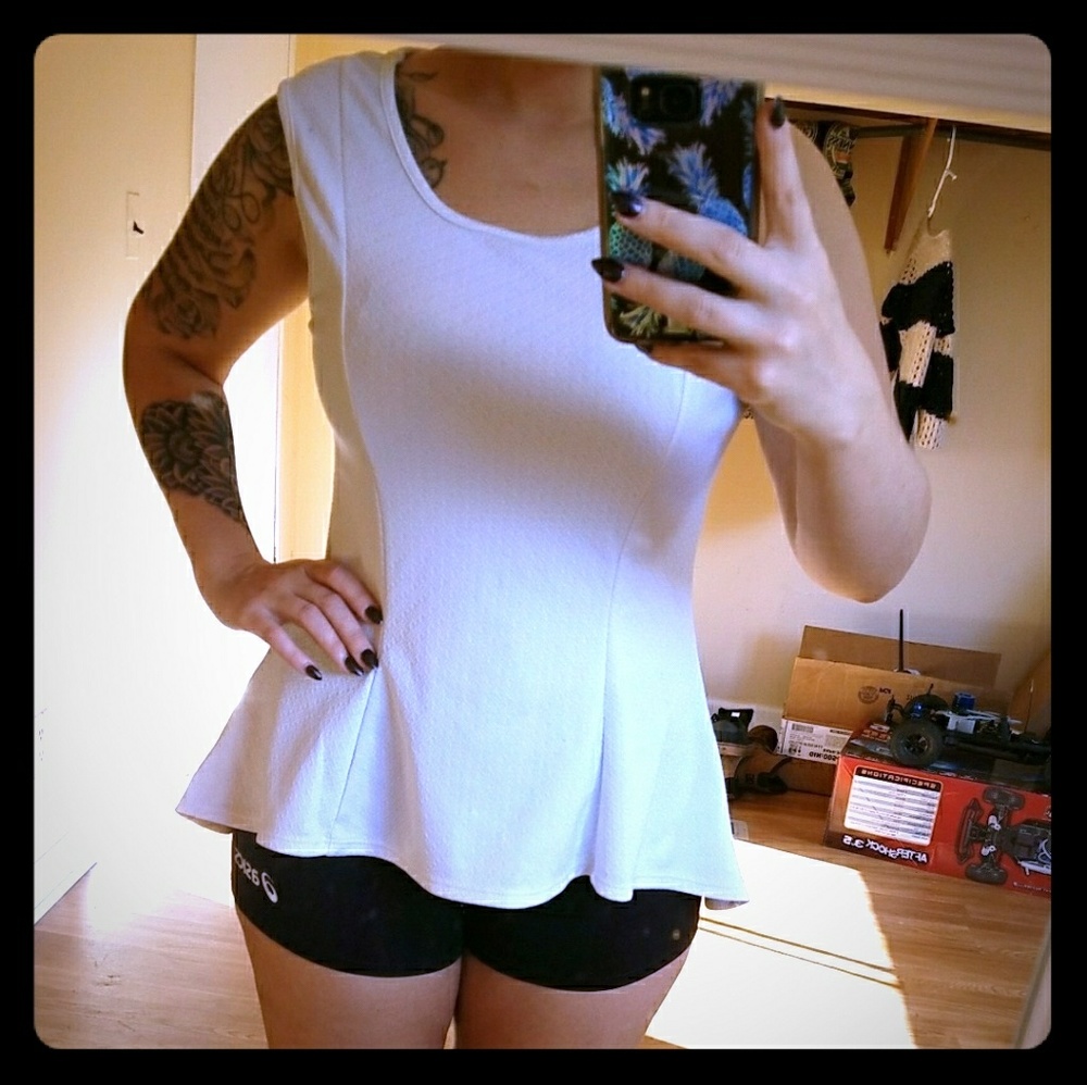 White flower top