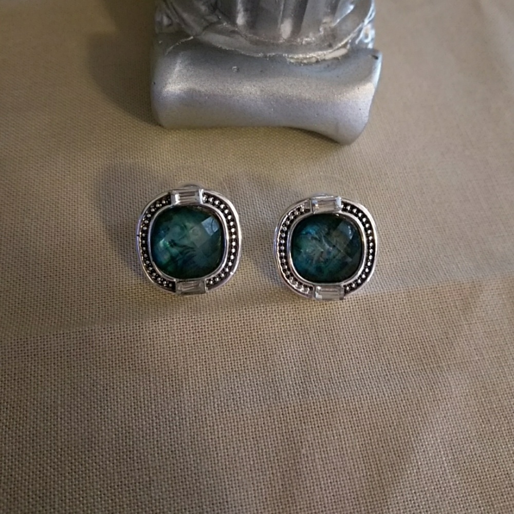 vintage style earrings