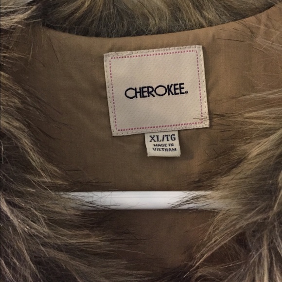 faux fur vest - Picture 3 of 3