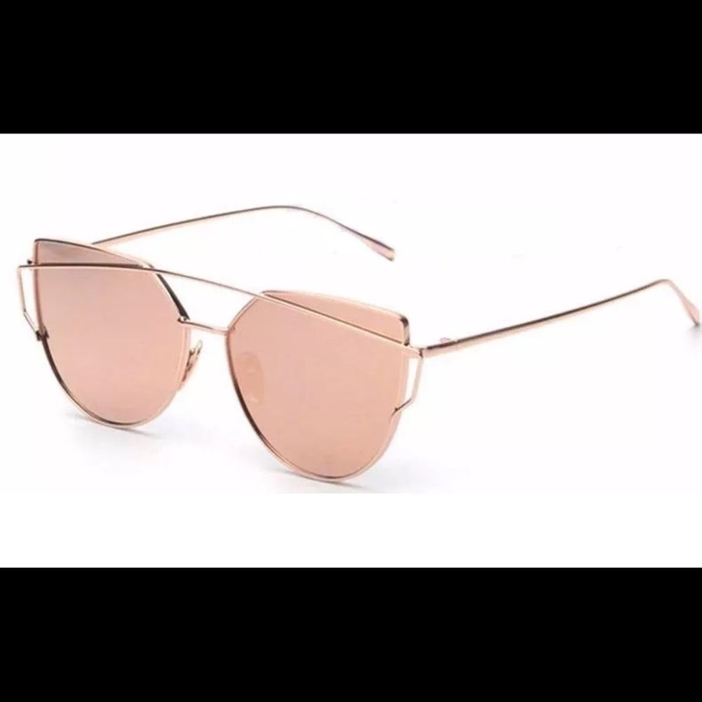 Trending Rose Tone mirrored sunnies