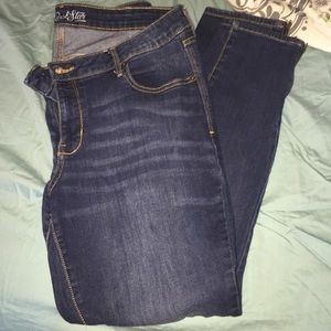 Old navy rockstar jeans with zipper ankle