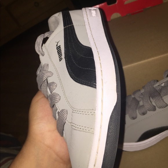 Pumas gray and black never worn - Picture 4 of 4