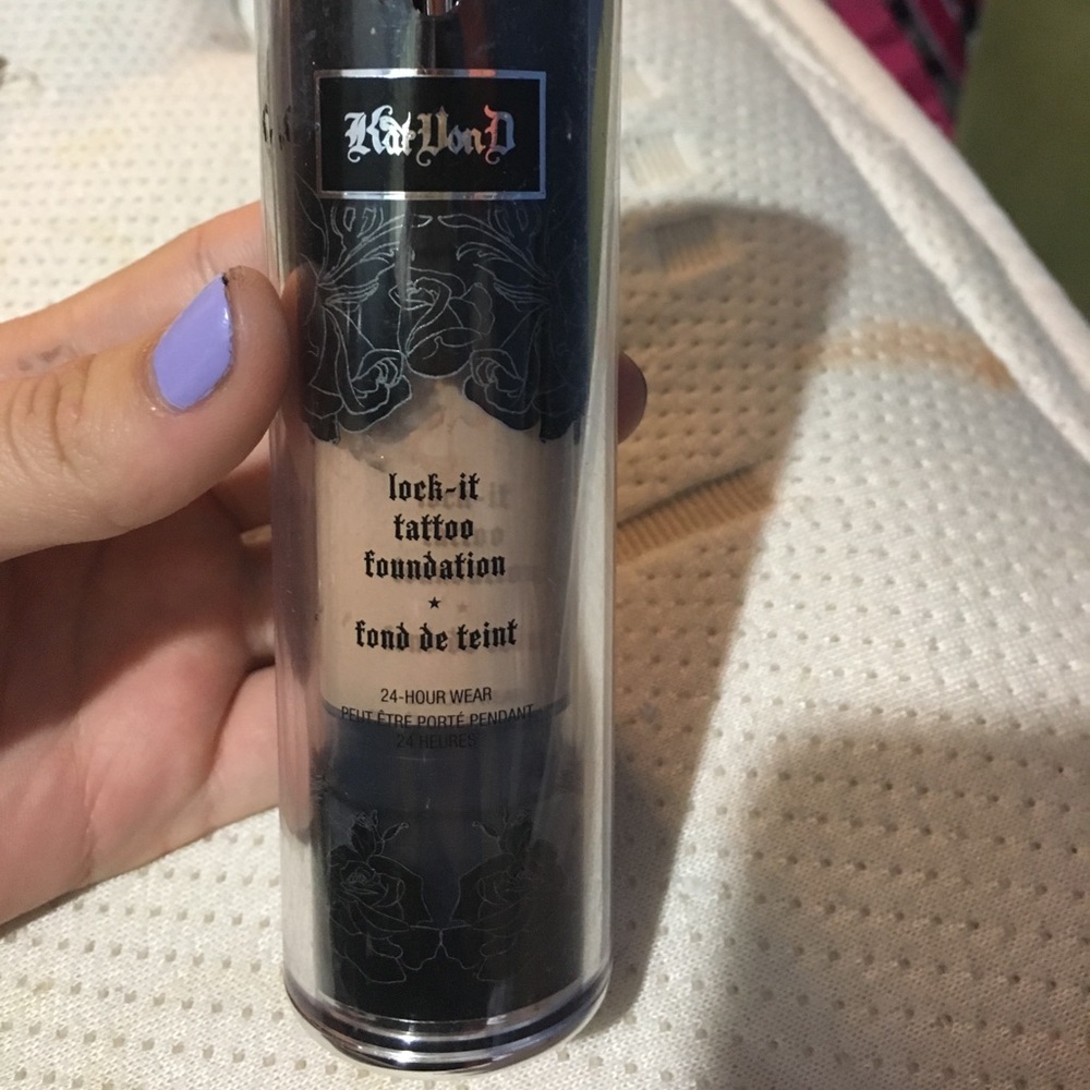 Kat Von D lock it up tattoo foundation