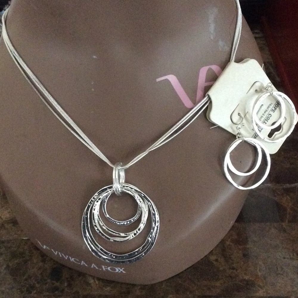 Hammered Circles Necklace w/ marching Earrings