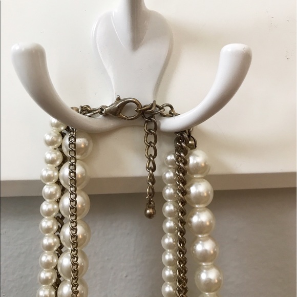 Costume pearl and gold layer necklace - Picture 2 of 3