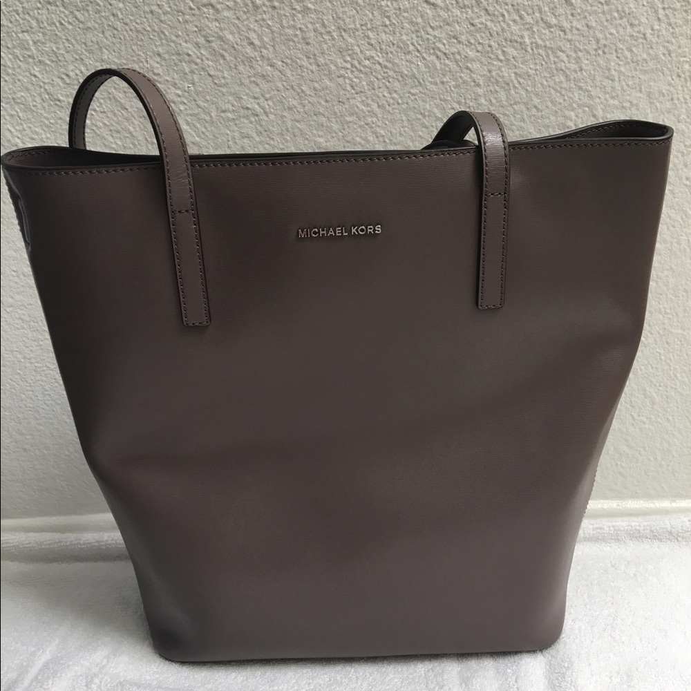Michael Kors Large Emry Leather Tote - BRAND NEW