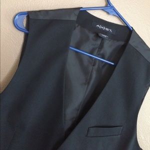A[X]IST Black Vest