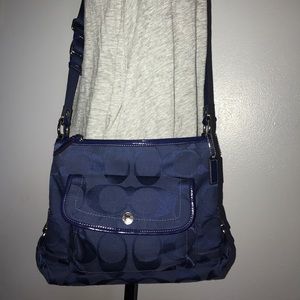 Coach daisy Kyra signature cross-body