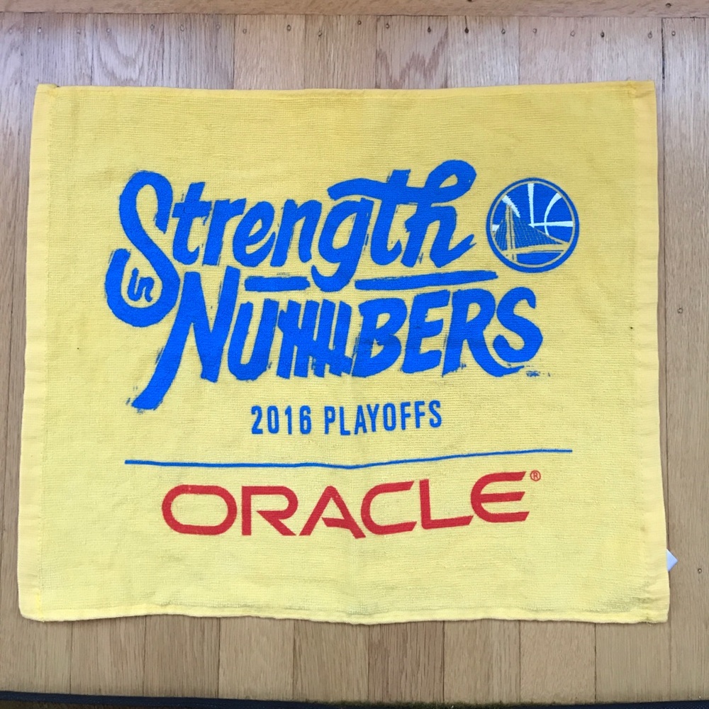 Golden State Warriors Playoffs Towel 17.5 x 15 NEW