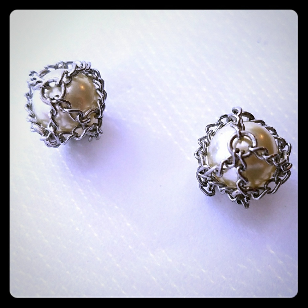 Cool caged earrings from Banana Republic