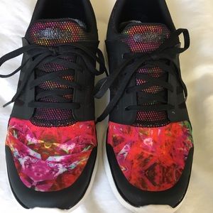 8.5 Adidas Cloudfoam - Woman's