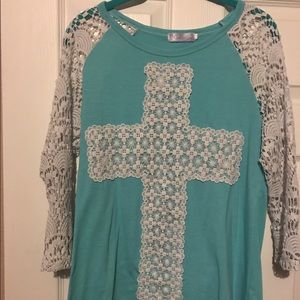 Beautiful woman's top in great condition .