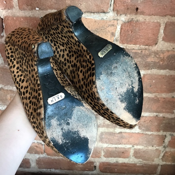 Like new fab Skin Hello Midnight leopard heels - Picture 6 of 7