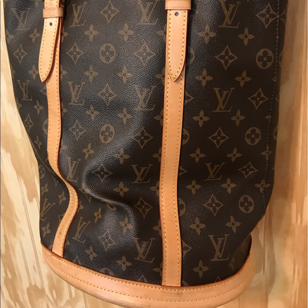 Authentic Louis Vuitton bucket Bag