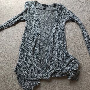Black and white forever 21 sweater